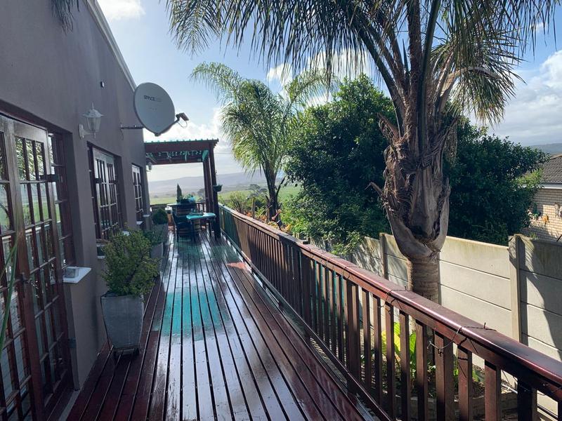4 Bedroom Property for Sale in Fraaiuitsig Western Cape